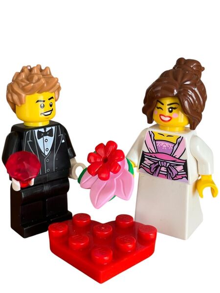 レゴ LEGO 結婚式ブライダル 新郎 新婦 ミニフィグ 2体+アイテムセット