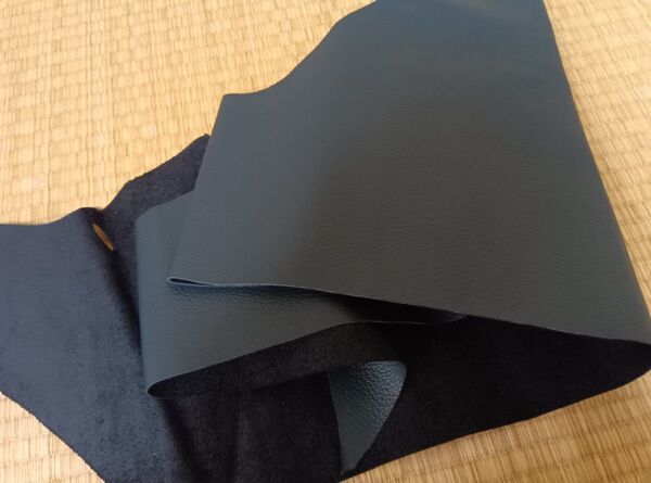 端革 ハギレ革 牛革 黒系 レザー レザークラフト