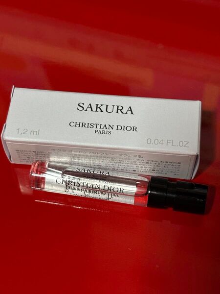 メゾンクリスチャンディオール Christian Dior サクラ オードゥ パルファン SAKURA 香水 1.2ml サンプル