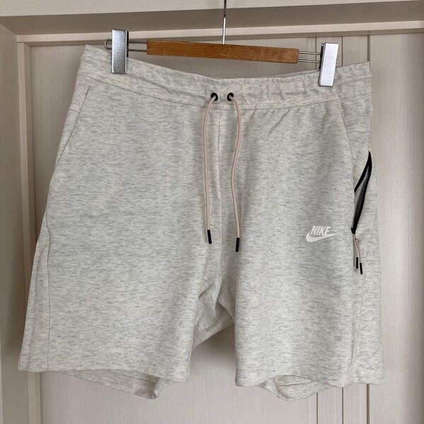 NIKE テックフリース ショートパンツ グレー M メンズ