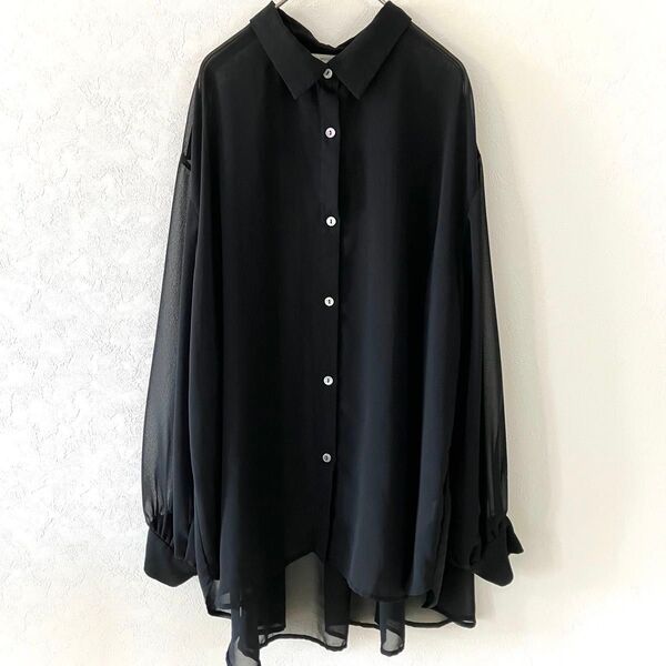 美品 ミディウミソリッド さらさら シアー バッグギャザー ワイドシャツ 黒 ブラック 長袖