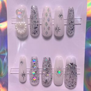 ジェルネイルチップ : ホワイト × シルバー No.101 ミディアム バレリーナ コフィン