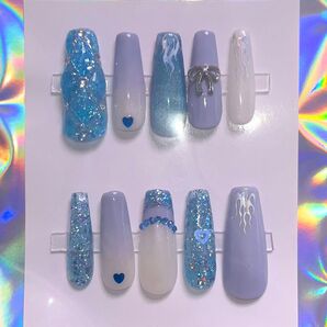 ジェルネイルチップ : ホワイト × ブルー No.102 ミディアム バレリーナ コフィン