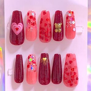 ジェルネイルチップ : レッド × ゴールド No.104 ミディアム バレリーナ コフィン