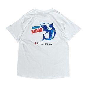 【t1】GILDAN SHARK WEEK アニマル サメ プリント 半袖 Tシャツ ホワイト 白 USA古着