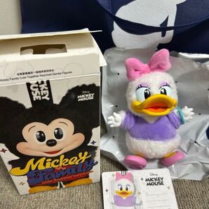 POPMARTポップマートDISNEYミッキーファミリーキュートトゥギャザー シリーズ ぬいぐるみキーチェーンDaisyデイジー