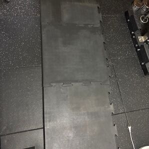 ジョイントゴムマット 厚さ1.5センチ9枚 完成後180×180イバンコ風