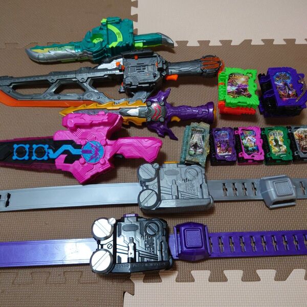 仮面ライダーセイバー DX聖剣ら サブライダーセット