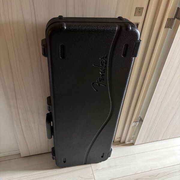 Fender Deluxe Molded Case - Stratocaster/Telecaster ハードケース