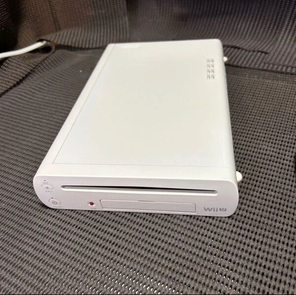 Wii U 8GB本体 H057 1点の出品