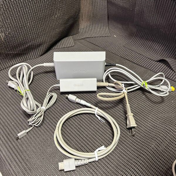 Wii U 各アダプターとHDMIケーブル3点の出品 ③
