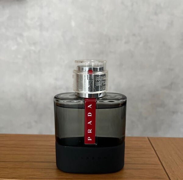 PRADA ルナロッサカーボン オードトワレ 50ml 香水