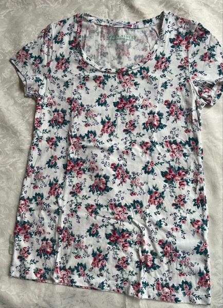 ユニクロ ローラアシュレイ コラボTシャツ UNIQLO LAURA ASHLEY 花柄 Tシャツ Mサイズ
