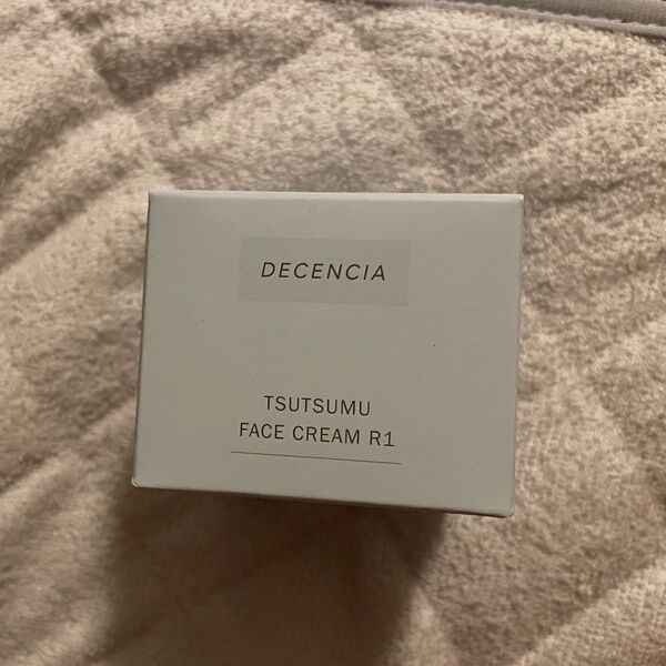 DECENCIA つつむ フェイスクリームR1
