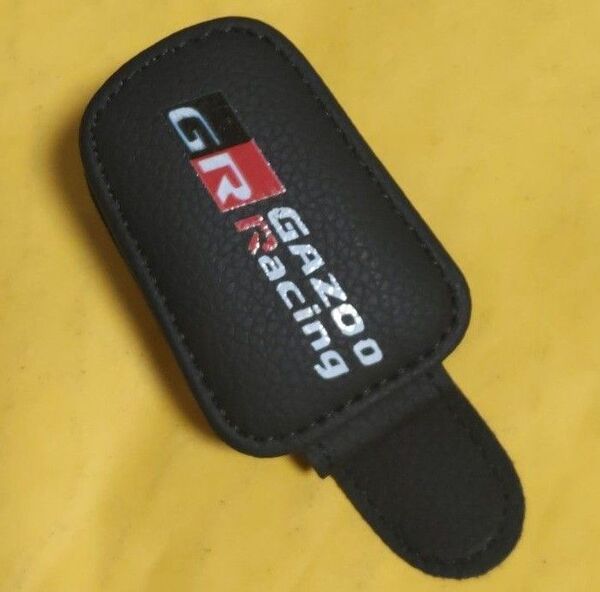 トヨタGR レザーサンバイザークリップ。べージュ色もございます。激安価格値引き交渉不可。