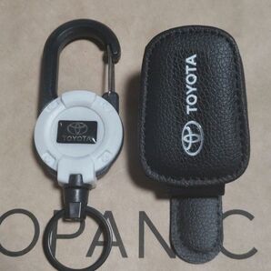 トヨタ レザーサンバイザークリップ&アウトドアウイアリールホルダーセット。通常セット価格1650円。激安価格値引き交渉不可。