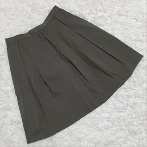 『カールパークレーン』 (9) フレアスカート インパ―デットプリーツ 裏地
