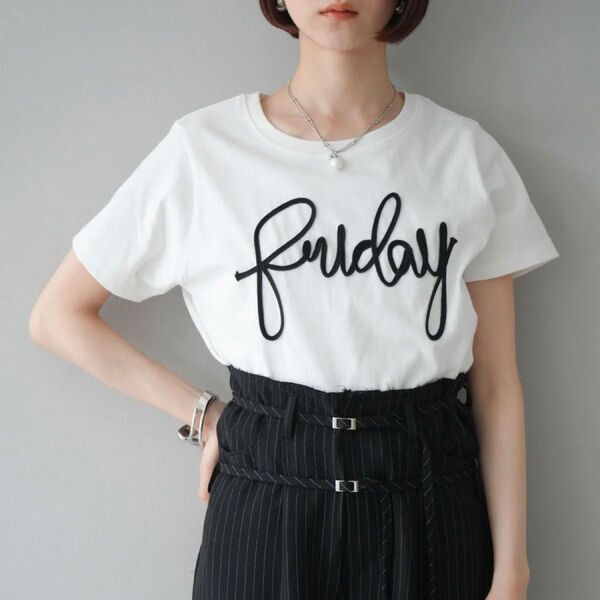 【新品】 リュミエ コードロゴTシャツ オフホワイト コード刺繍 lumier Tシャツ 半袖Tシャツ カットソー