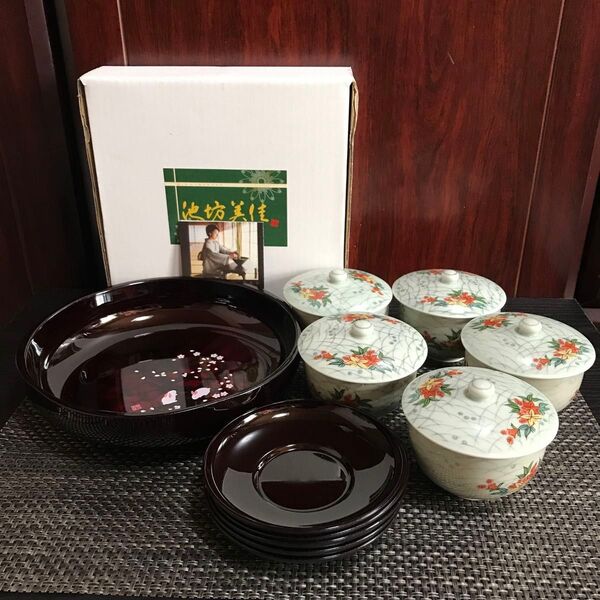 池坊美佳 桜うさぎ 菓子鉢と茶托 有田焼 兼山作 客用蓋付き湯呑み茶碗セット