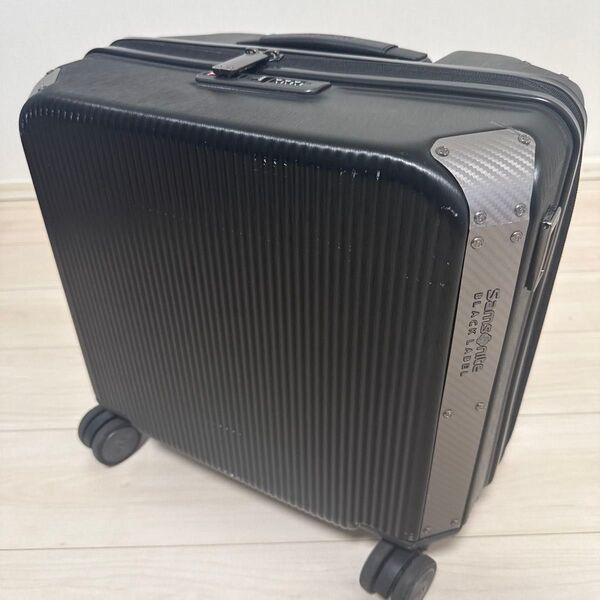Samsonite Black Label ファントム スーツケース 機内持ち込み可