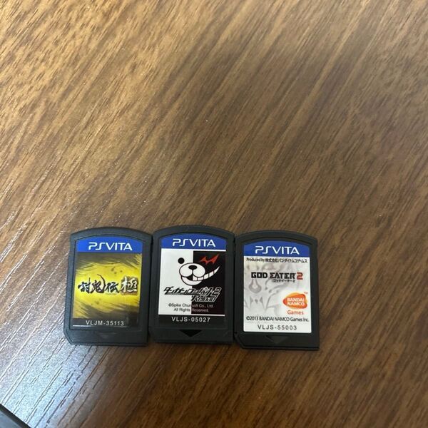 PS vita ソフトまとめて3本 討鬼伝極(箱説有)・ゴッドイーダー2・ダンガンロンパ1・2 中古3本セット PSビータ