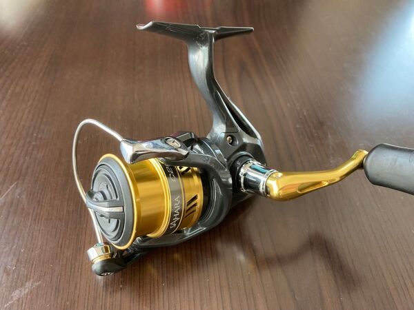 シマノ 17サハラ C2000S スピニングリール 機関良好 アジング メバリング バス トラウト