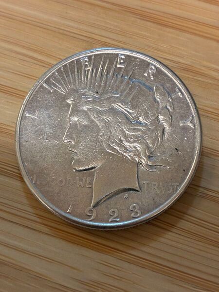 〈本物の銀貨です〉アメリカ ピースダラー 1ドル銀貨 1923