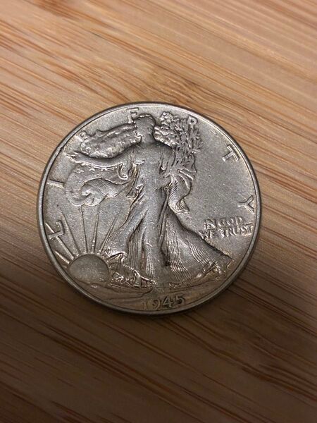 〈本物の銀貨です〉アメリカ ウォーキングリバティ ハーフダラー 50セント銀貨 1945