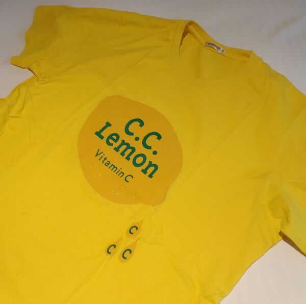 ユニクロ UTグラフィック半袖Tシャツ●サントリーCCレモン【メンズXL】レギュラーフィット●USED美品