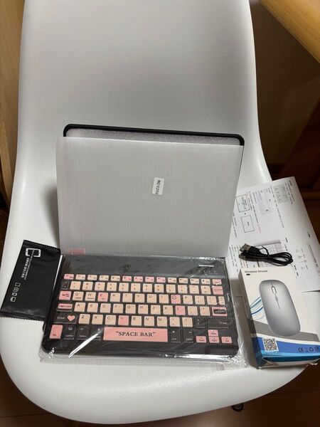 iPad用 キーボード ピンク ケース ブラック マウス ホワイト 未使用 10.2インチ