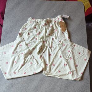 未使用タグ付き イチゴ柄リラックスパンツ Lサイズ 新品