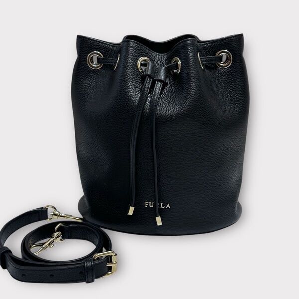 超美品!FURLA フルラ ショルダーバッグ 巾着型 レザー 黒