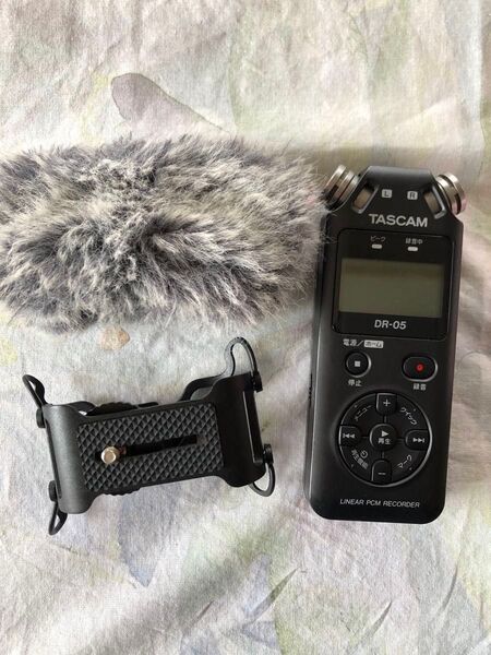 TASCAM DR-05 LINEAR PCM RECORDER(ウィンドスクリーン+BOYAショックマウントBY-C10付き)