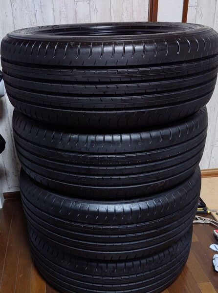 ① DUNLOP SPORT MAXX 225/55/19r 4本中の2本ほぼ新品