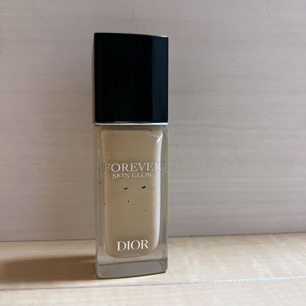 Dior スキン フォーエヴァーフルイドグロウ リキッドファンデーション 0n