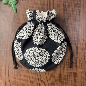 136 ハンドメイド まんまるポーチ(大きめ)