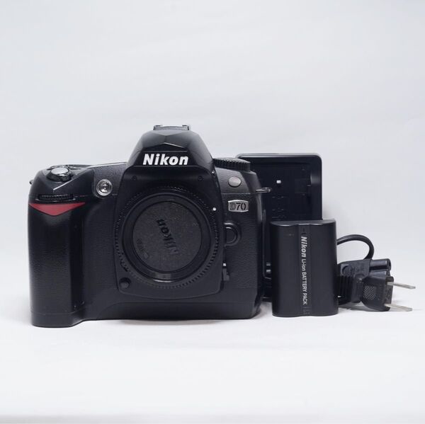 Nikon D70 ボディ デジタル一眼レフカメラ CCD 動作確認済 撮影枚数5000枚