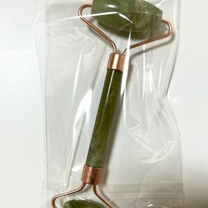 天然石 サウスジェイドの美顔ローラー