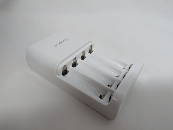 eneloop 単三 単四 兼用 急速充電器 NC-TGR01 ( エネループ )