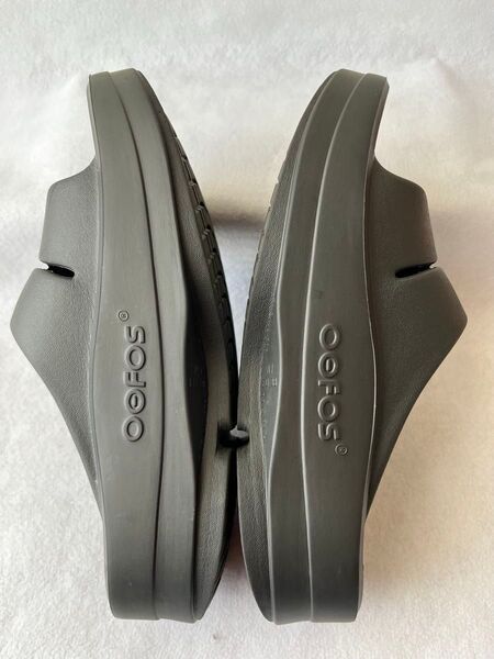 OOFOS ウーフォス OOmega OOahh サンダル ブラック 24cm