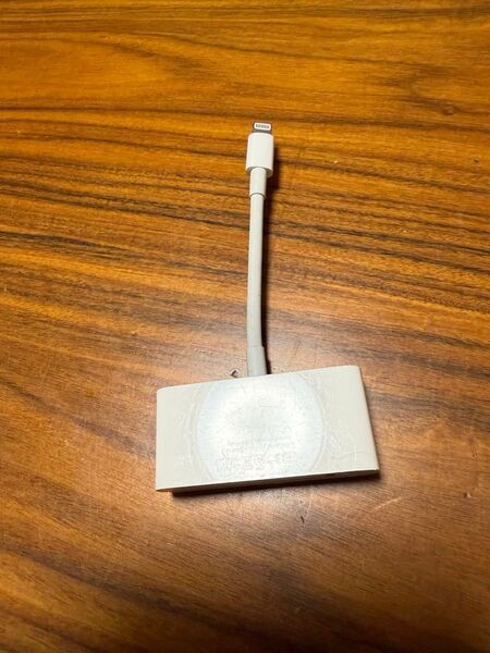 Apple純正 A1439 Lightning-VGA変換ケーブル