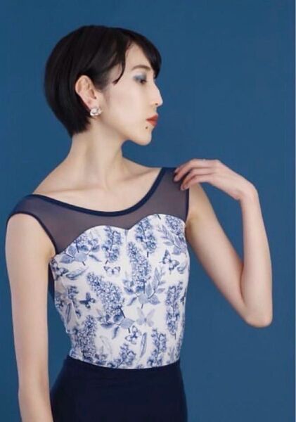 【一度着用】【美品】ウノア レオタード M