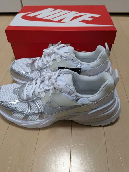 【新品未使用】NIKE V2K RUN 27.5cm