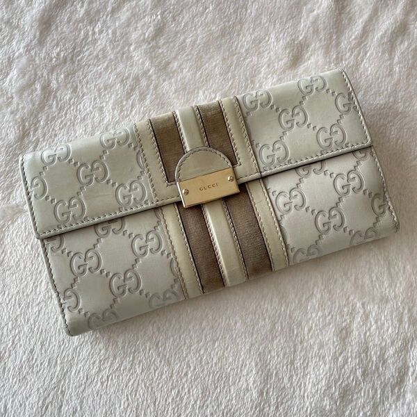 美品☆ GUCCI 二つ折り長財布 GGシマレザー シェリーライン オフホワイト