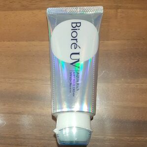 NEW 花王 ビオレUV呼吸感ベールUV アクアリッチエアリーホールドクリーム/1個