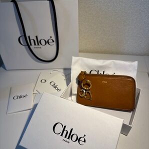 クロエ Chloe シャイニーレザー製ALPHABETウォレット 財布 ミニ財布 ジップ