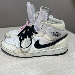 NIKE エアジョーダン1 ミッド ココナッツミルク