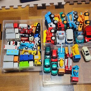 大きめのいろんなミニカーまとめ売り