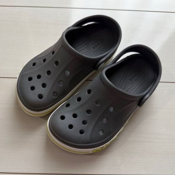 キッズcrocs グレー クロッグサンダル クロックス 18cm