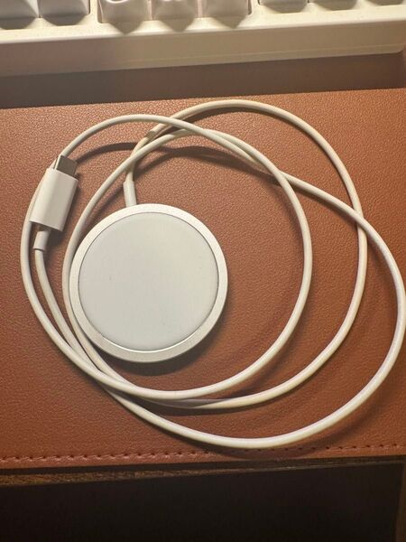 純正品 Apple MagSafe ワイヤレス充電器